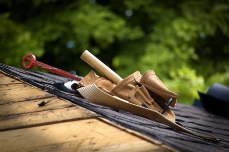 Roof Maintenance Checklist: How to Keep Your Roof Well-Maintained